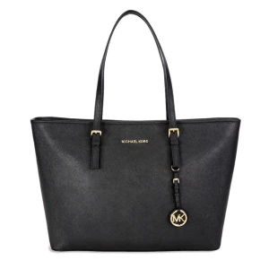  - Michael kors jet set. Endast använd fåtal gånger Köpt för 2700.  Pris går att diskutera vid snabb affär 