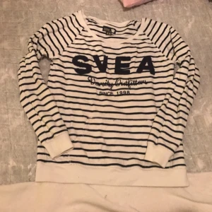 - Svea tröja stl XS   Frakt betalas av köparen!