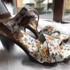  - Nya skor från Duffy. Endast testade aldrig använda. Hämtas i Gbg eller skickas med posten. Köpare betalar frakten