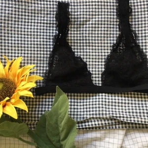  - SÅ snygg & helt oanvänd bralette från Monki! Älskar!!!