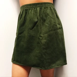  - Kjol från Beyond Retro i storlek S, säljes för 40kr, frakt tillkommer. (Kan även mötas upp i Malmö) Betalning sker via swish.