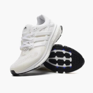  - Adidas Energy Boost Techfit. Använda en gång utomhus. Nyskick. Storlek 41 1/3. Supersköna men tyvärr fel storlek för mej.
