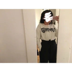  - Tröja med fett tryck från lager157,  strl M köpare står för eventuell frakt ✨