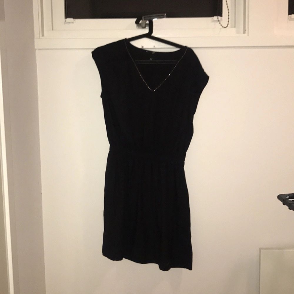 Enkel svart klänning från hm! Perfekt | Plick Second Hand