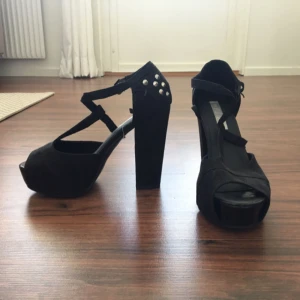  - Storlek 36 med frakt inkluderat 