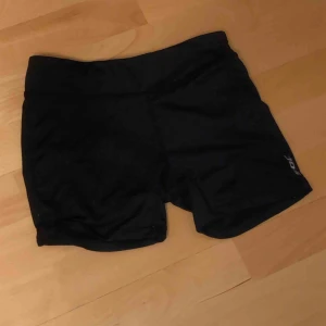  - Jättefina soc- träningskorts ifrån stadium. Säljer på grund av garderobsrensning 🌸