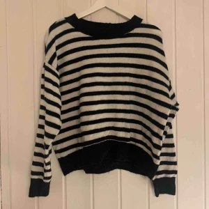  - Stickad tröja från H&M