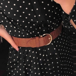  - Aldrig använt!! Mycket fint mönster och en fin färg som passar perfekt till guldsmycken. 