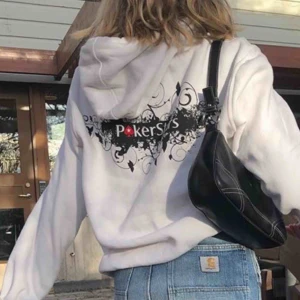  - Säljer denna jättefina hoodie, skulle säga att de är storlek s eller m💕 