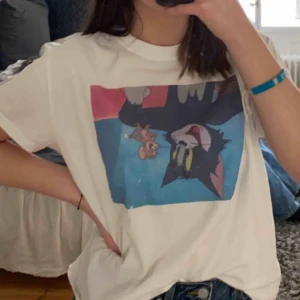  - !! inkl frakt !!! Skitsnygg tröja från pull&bear. Använd ett fåtal gånger och är som ny. Perfekt nu till våren/sommarn.