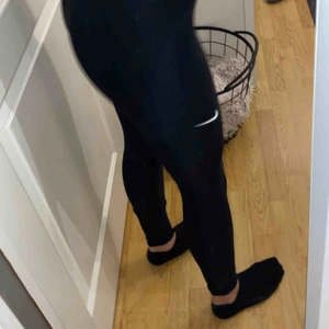  - Säljer mina Nike dry fit tights då dom är för små för mig. Jag är 1,68 och dom passar i längden