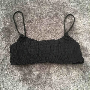  - 122kr med frakt. Fin bikinitopp från nelly. För liten för mig så därför säljer jag den🌺 