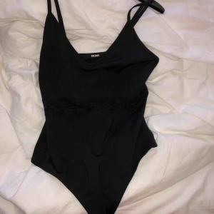  - Body från bikbok Aldrig använd Frakt ingår