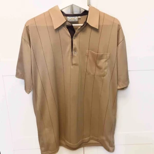 Skjorta - 🤎🤎Säljer denna snygga skjorta då den tyvärr inte kommit till användning.  Köparen står för frakten. 