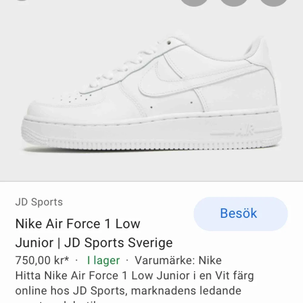Hej jag söker ett par Nike air forces strl40 är det så att någon utav av er säljer några är det bara att skriva privat till mig. Skor.