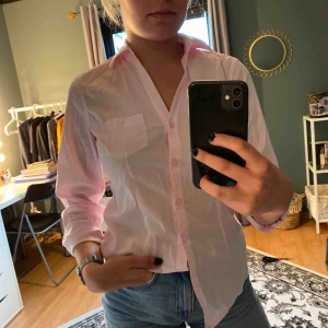  - Ljusrosa skjorta från STOCKHM LM i storlek 34 (XS) Betalning sker via swish. Köparen står för frakten!