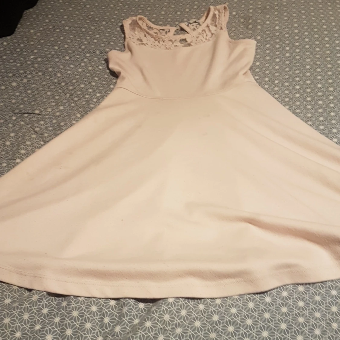 En kort rosa klänning - 90