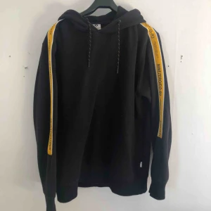  - Från jack n jones, en av mina gamla favoriter Köparen står för frakten.