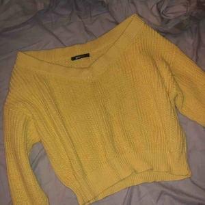 - Oanvänd stickat tröja från Gina tricot. Ny pris 249.