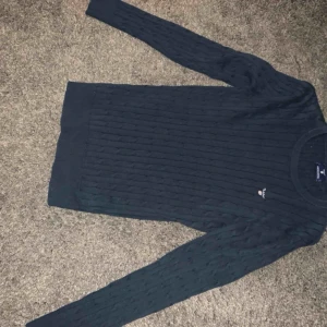  - Kabelstickad gant tröja, mörkblå 