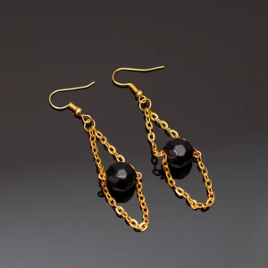  - Fina guldfärgade örhängen. Nickelfria. OBS guldfärgen är inte lika gul/orange som på bilden. Fri frakt vid köp över 100:-.