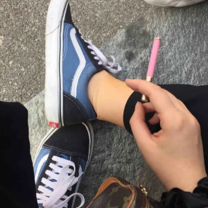  - Vans Old Skool i fint skick storlek 37. Spårbar frakt på 63kr tillkommer :) priset går att diskutera!