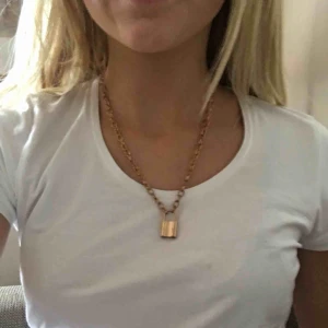  - Halsband hänglås!! Använd ett par fåtal ggr💗💗💗