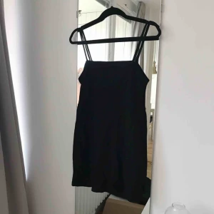  - Superfin klänning från Bershka i storlek S.