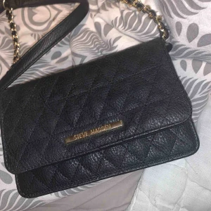  - Steve madden axelremsväska köpt från usa