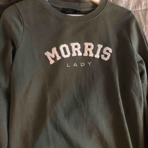  - oanvänd morris tröja. 