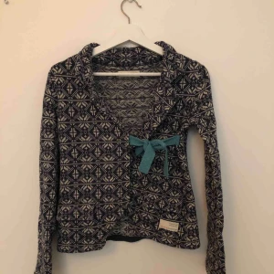  - Blå Odd Molly kofta i storleken s/xs, i fint skick då jag endast har använt den fåtal gånger❤️