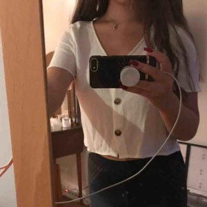  - En fin skön tröja från hm. Säljer för att den är för liten för mig, men den är så gott om ny