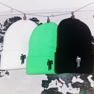  - Nu finns även en mössa i svart! 