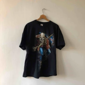  - Iron Maiden. Kan hämtas i Uppsala eller skickas mot fraktkostnad 