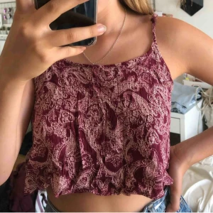  - Jättegulligt linne från forever21. Storlek S Startpris: 20 kr