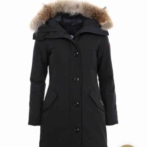  - Canada goose rossclair använd ca 2 vintrar, köpt på Canada goose hemsida för 9699kr, storlek M, BUDA!!!!