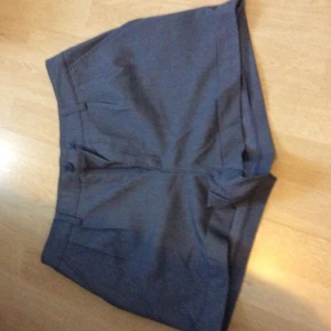  - Nya fina shorts i storlek S/M. Tunt och skönt material.  Aldrig använda