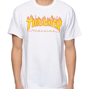  - Helt ny Thrasher t-shirt. Endast provad hemma. Originalpris 349kr. 