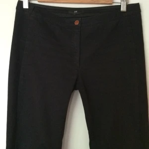  - Snygga byxor utan fickor.