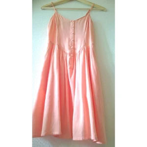  - Sommarklänning  använd fåtal gånger  🌸 Pris kan diskuteras 🌸