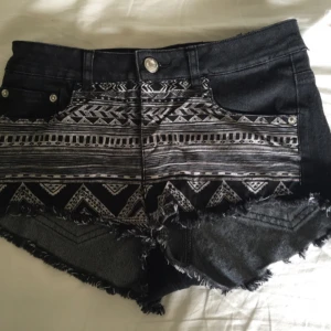  - Jeansshorts till sommaren! Perfekta till stranden. 