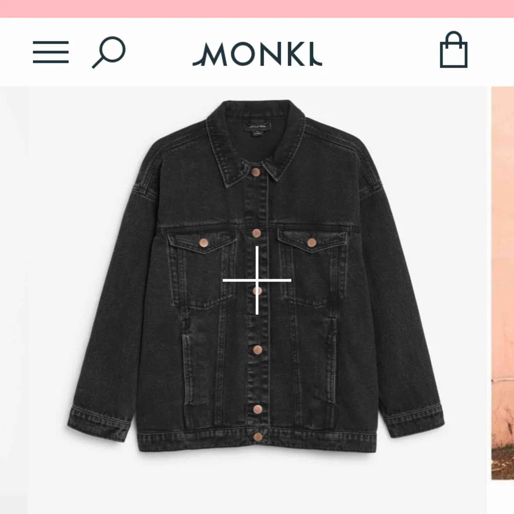 Säljer min jeans jacka från Monki, använd två gånger. (Fortfarande jättte bra skick!) Skriv om bild. Frakt kostar 50 kr. Jackor.