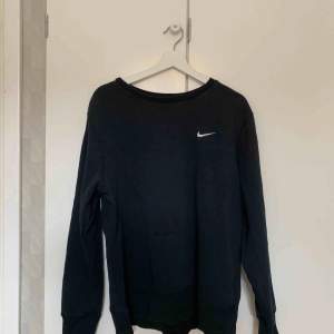 Vintage Nike sweater i storlek L. Fint skick! Fraktar naturligtvis.