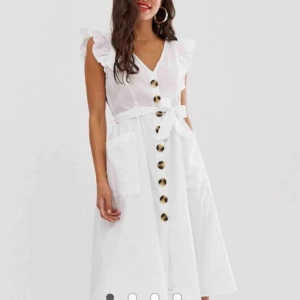  - Super fin sommar klänning från asos använd 3-4 gånger 