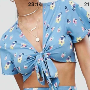  - Aldrig använd endast testat jätte söt blus perfekt för nu i sommar 