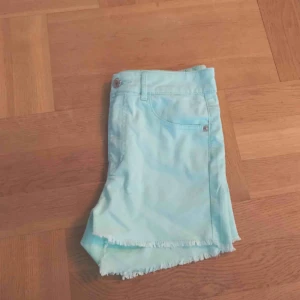  - Superfina somriga shorts! Mycket stretch, formar sig bra! Storlek S💕