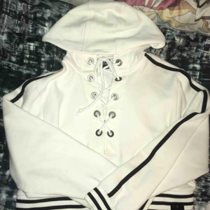  - Fenty x puma hoodie. Köpt på zalando (äkta) 