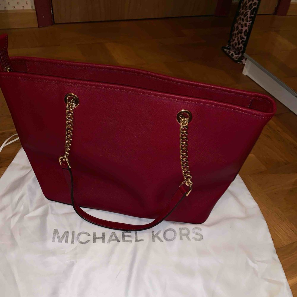 Oanvänd Michael Kors handväska | Plick Second Hand