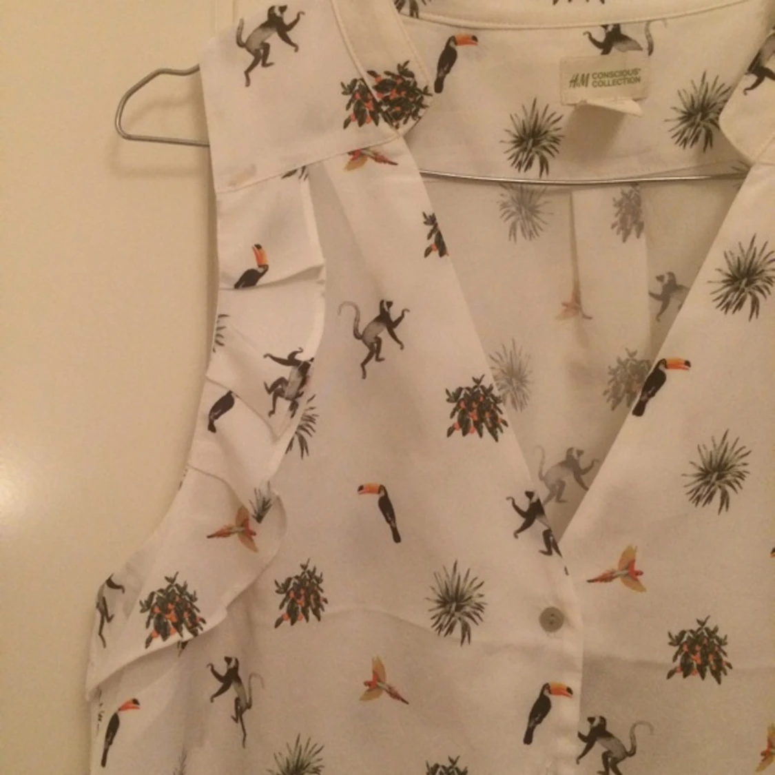 Ärmlös blus med mönster. Från h&m 