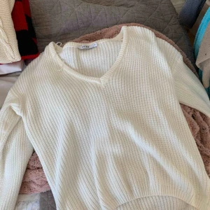  - Stickad tröja från nakd